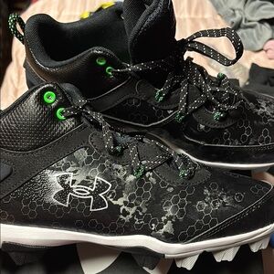 Under Armour Kids' Black Athletic Cleats